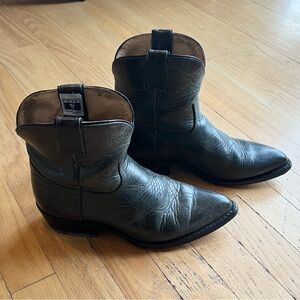 Frye Billy short boots 8.5 grey